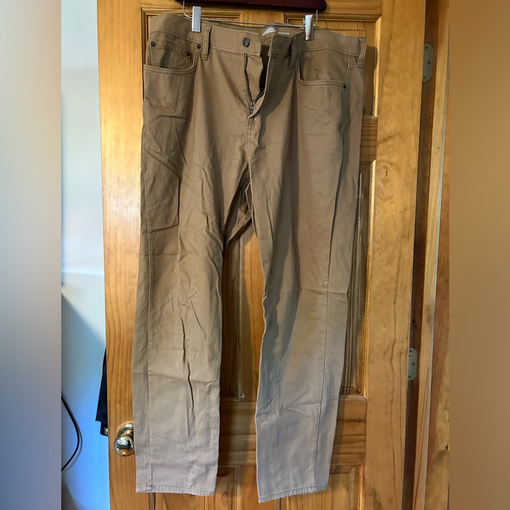 Old Navy Athletic Taper Khaki Jean